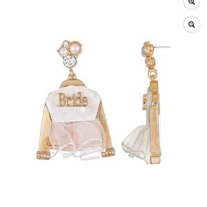 Packed Party Goldtone here comes the bride earrings Bridal 1 pair